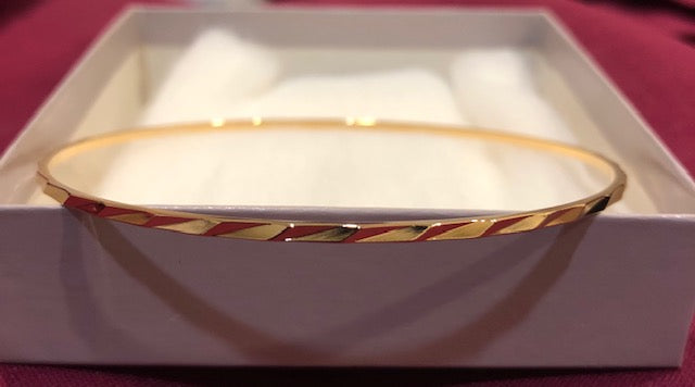 AVON Vintage Classic Style Gold Tone Thin Bracelet Bangle New in Box