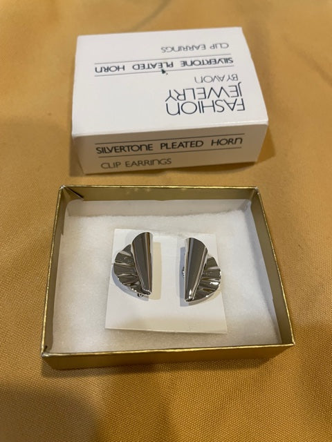 Vintage AVON Silver Tone Pleated Horn Clip Earrings NEW in Box 1982