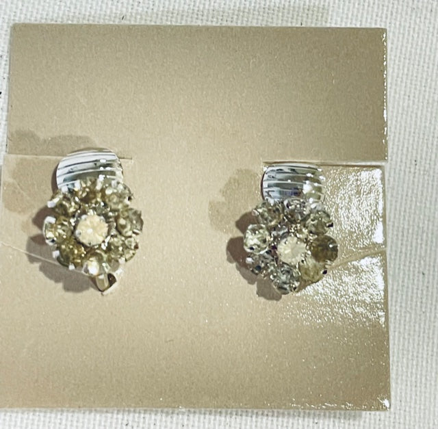 NEW AVON Vintage Snow Sparkle Flower Faux Diamond Silver Tone Clip Earrings