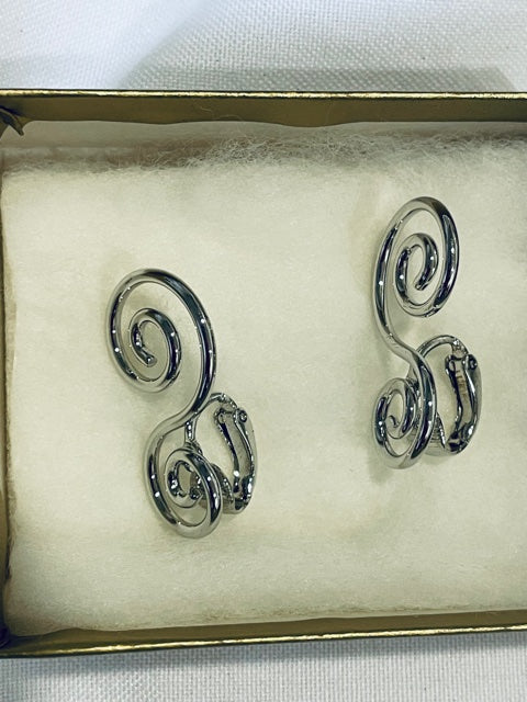 NEW AVON Vintage Gorgeous Silver tone Spun Swirls Clip Earrings 1977