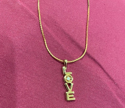 AVON Vintage Beautiful Love Gold Tone Pendant Sparkling Necklace New in Box