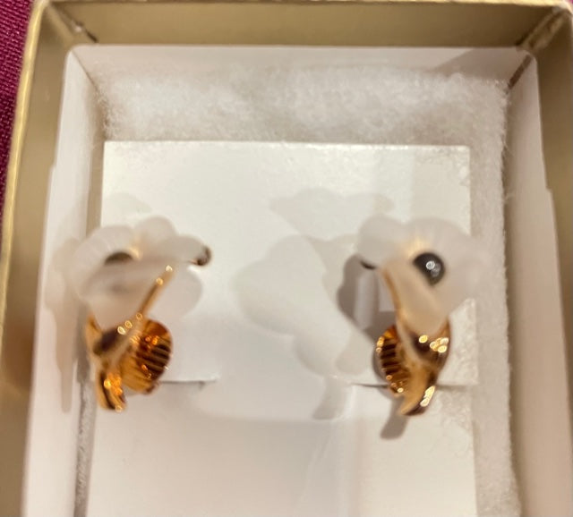 AVON Vintage Beautiful Pastel Lily Clip Earrings Frosted White NEW in BOX 1983