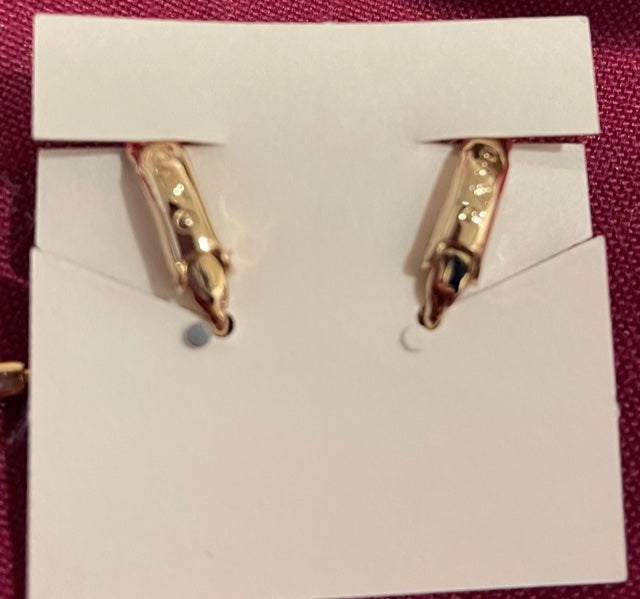 AVON Vintage Beautiful Galaxy of Color Clip Earrings Simulated Emerald and Rhinestones NEW in BOX 1982