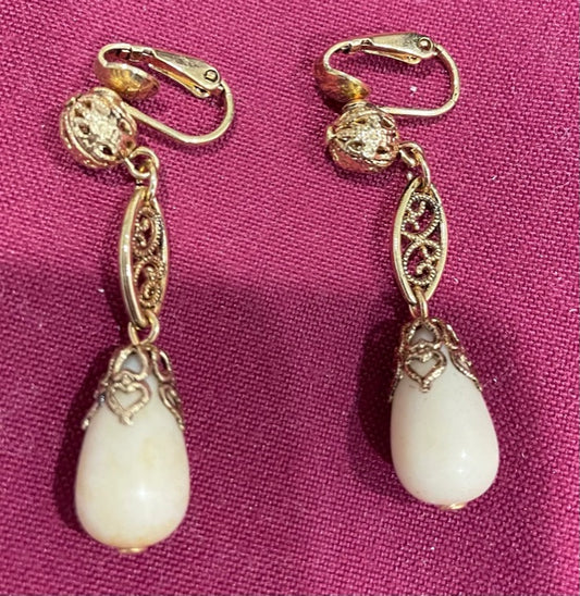 AVON Vintage Beautiful Ivory Style Filigree Clip Earrings NEW in BOX 1996
