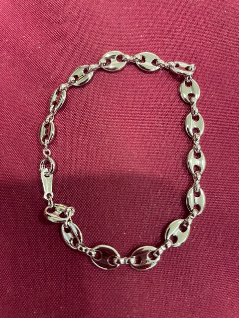 AVON Vintage Beautiful Silver Tone Chain Bracelet New in Box