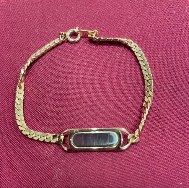 AVON Vintage Beautiful Classic "Personally Hers" Gold Tone Bracelet New in Box 1980