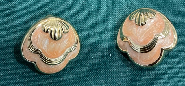 AVON Beautiful Pealized Pastel Clip Earrings NEW in BOX