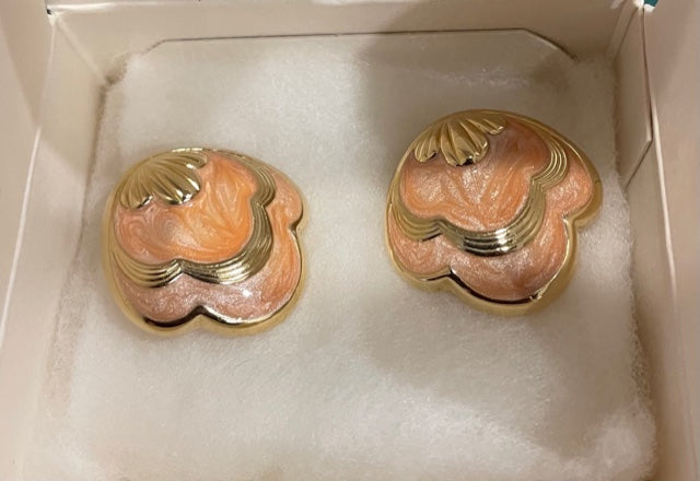 AVON Beautiful Pealized Pastel Clip Earrings NEW in BOX