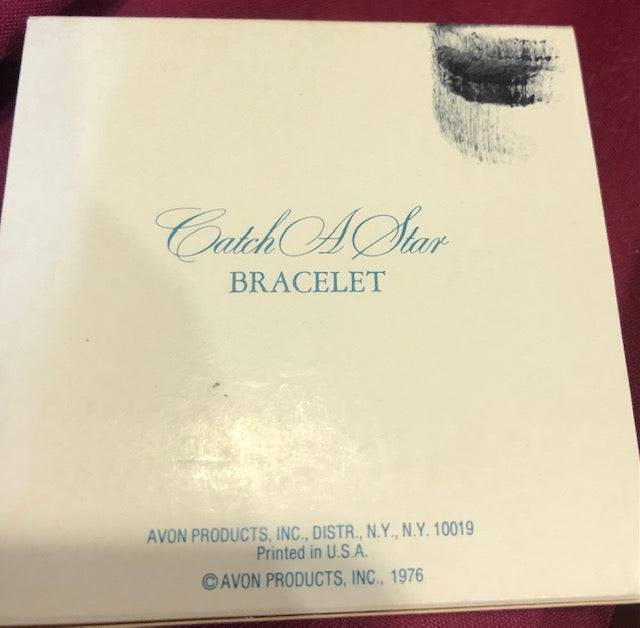 AVON Vintage Elegant Catch a Star Gold Tone Thin Bracelet New in Box