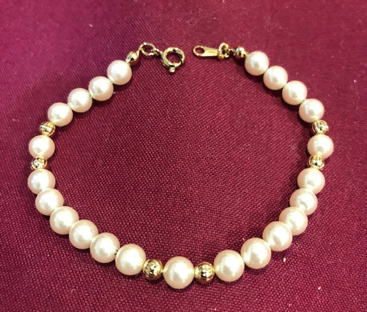 AVON Vintage Faux Pearl Pearlustre Bracelet New in Box