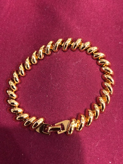 AVON Vintage San Marco Gold Tone Bracelet New in Box