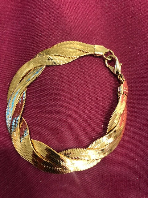 AVON Vintage Large Gold Tone Braided Herringbone Bracelet New in Box