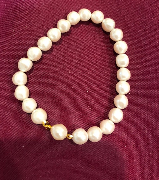 AVON Vintage Versatile Elegant Faux Pearl Bracelet New in Box