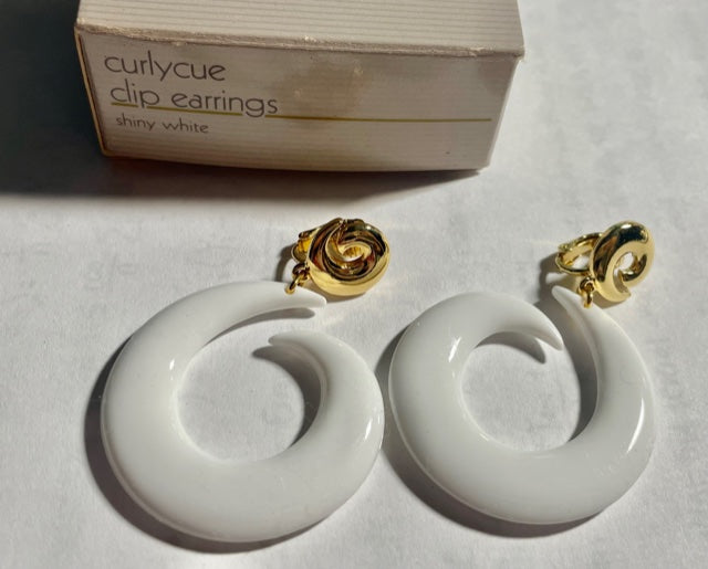 Vintage AVON Shiny White Curlycue Clip Earrings NEW in Box 1987