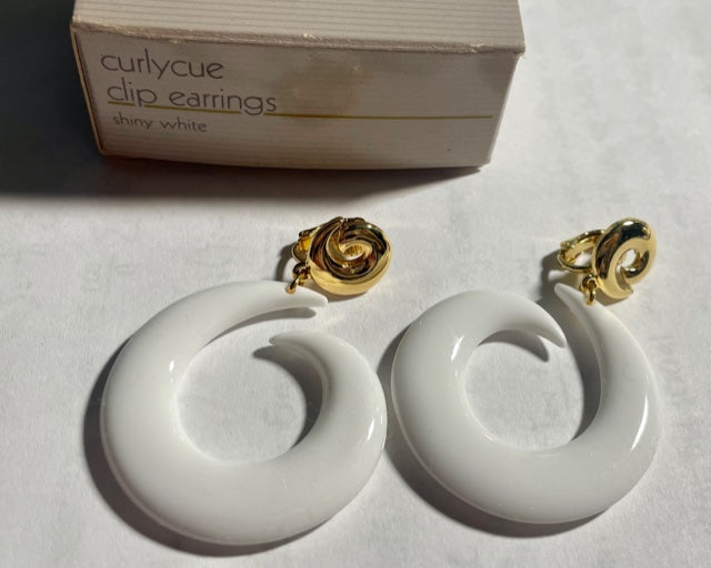 Vintage AVON Shiny White Curlycue Clip Earrings NEW in Box 1987