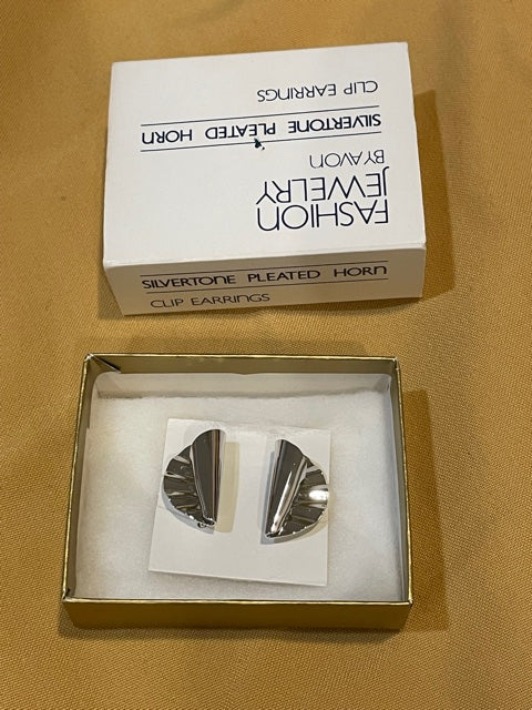 Vintage AVON Silver Tone Pleated Horn Clip Earrings NEW in Box 1982