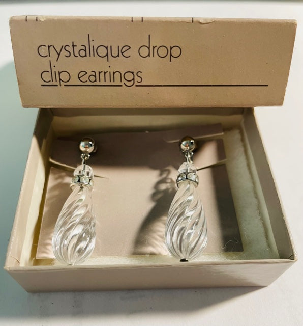 Vintage AVON Crystalique Drop Silver Tone Clip Earrings NEW in Box 1985