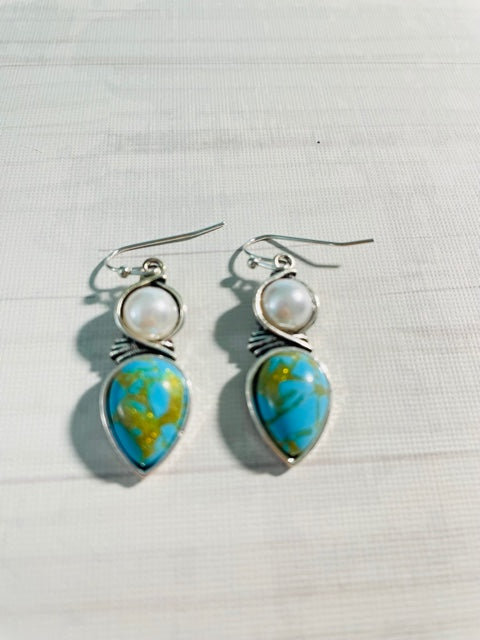 Cute Faux Turquoise and Pearl Pierced Earrings NEW Fashion Earrings