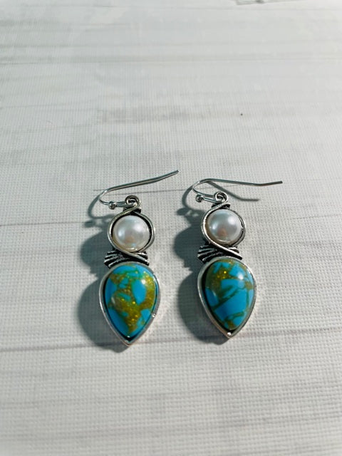 Cute Faux Turquoise and Pearl Pierced Earrings NEW Fashion Earrings