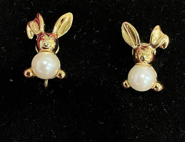 AVON Vintage Pearl Bunny Clip Earrings Super Cute! NEW in BOX 1995