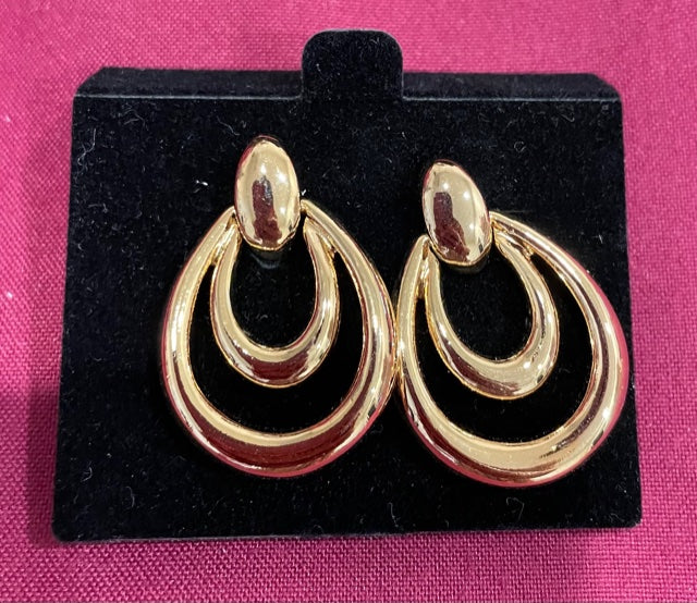 AVON Vintage Gold Tone Double Loop Doorknocker Clip Earrings NEW in BOX 1996