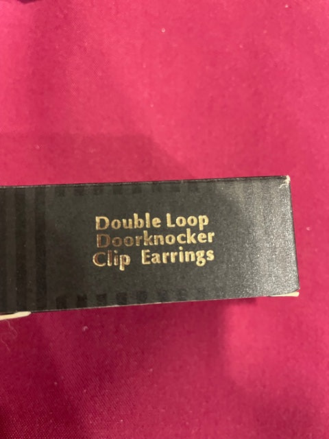 AVON Vintage Gold Tone Double Loop Doorknocker Clip Earrings NEW in BOX 1996