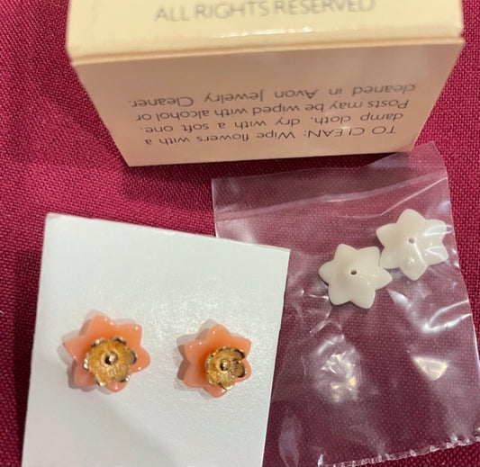 AVON Vintage Beautiful Convertible Flower Pierced Earrings with Surgical Steel Posts NEW in BOX 1983