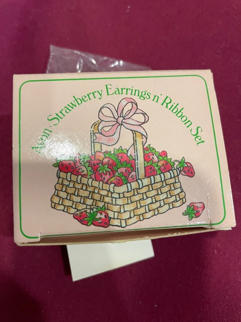 AVON Vintage Strawberry Earrings and Ribbon Set NEW in BOX 1984