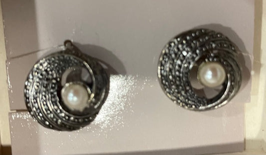 AVON Beautiful Eternal Twist Silver Tone Pearl Style Clip Earrings NEW in BOX