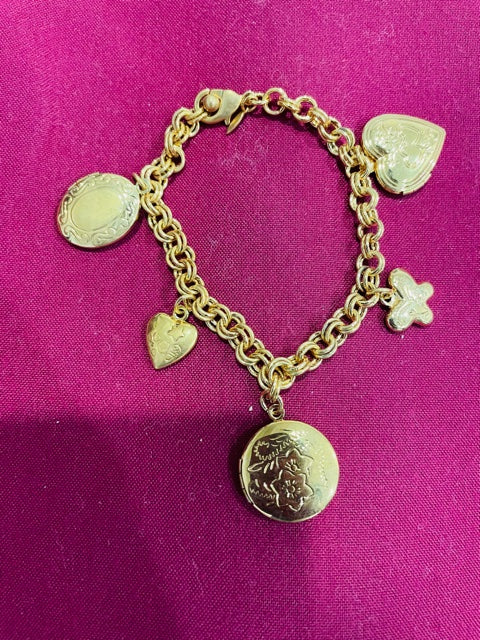 AVON Vintage Locket Charm Gold Tone Bracelet New in Box