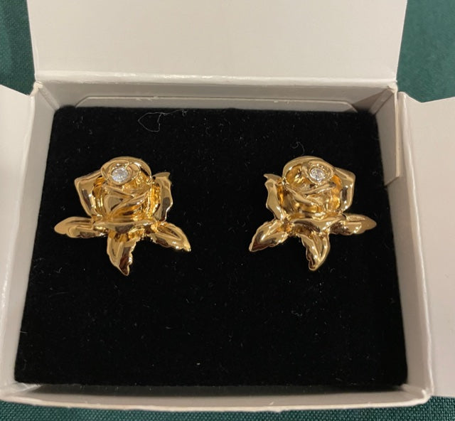 AVON Beautiful Gold Tone Rose Passion Clip Earrings NEW in BOX