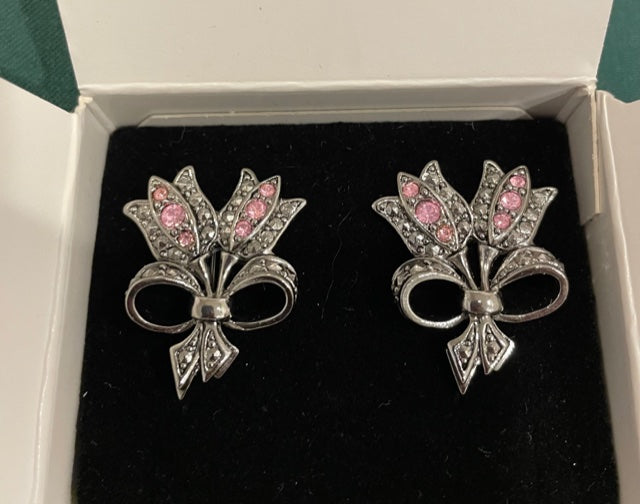 AVON Beautiful Pink Tulip Silver Tone Clip Earrings NEW in BOX