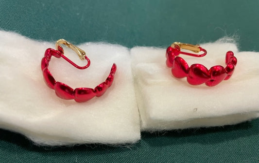 AVON Beautiful Red Heart Around Hoop Clip Earrings NEW in BOX