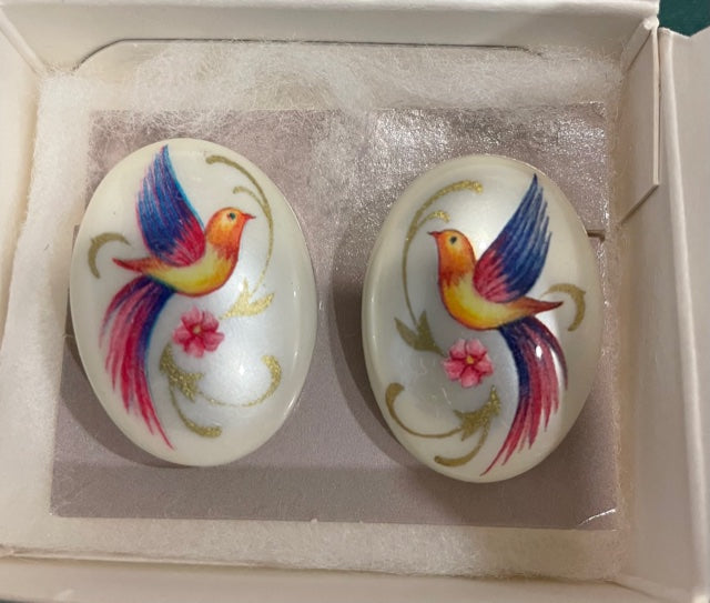 AVON Beautiful "Pretty Plume“ Birds Clip Earrings NEW in BOX