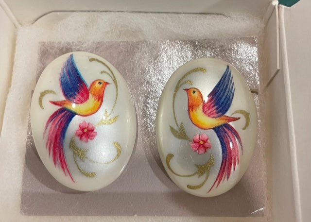 AVON Beautiful "Pretty Plume“ Birds Clip Earrings NEW in BOX