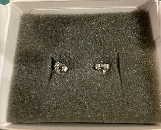 AVON Beautiful Classic Faux Pearl Stud Earrings NEW in BOX